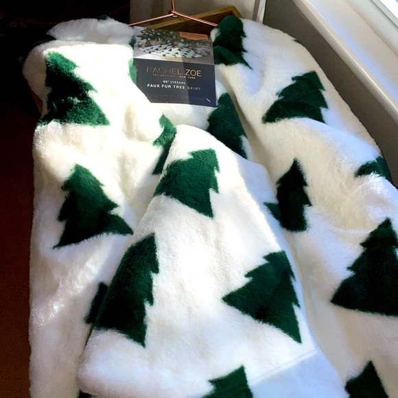 🌲RACHEL ZOE Soft & Luxurious Faux Fur Tree Skirt 🌲NWT🌲 - Picture 6 of 13